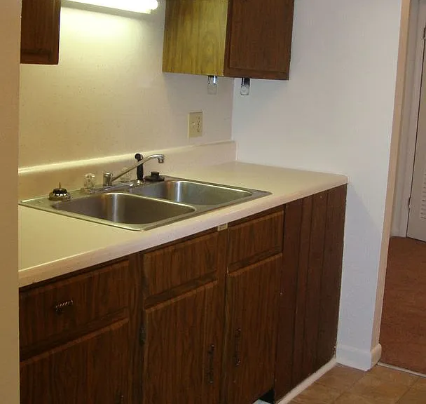 609 Clay St SE — Photo 4