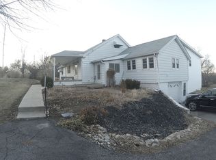 2729 Cook Rd, Saint Joseph, MO 64505