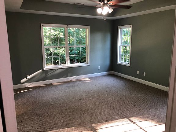 3rd image of 124 Northwoods Dr