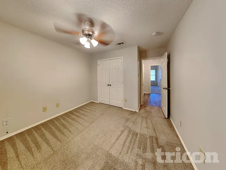 2851 Linden Ln — Photo 14