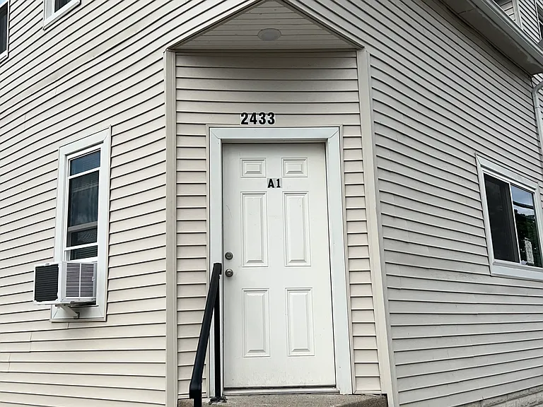 2433 Pulaski St #A1 — Photo 2