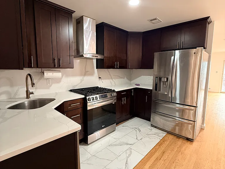 154 McAdoo Ave #1 — Photo 5