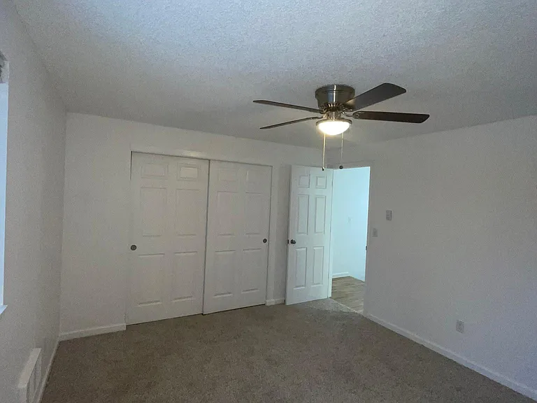 2075 NE Holliday Ave — Photo 11