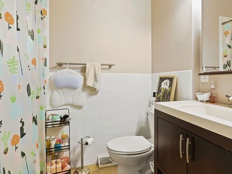 166 F St #4 — Photo 9
