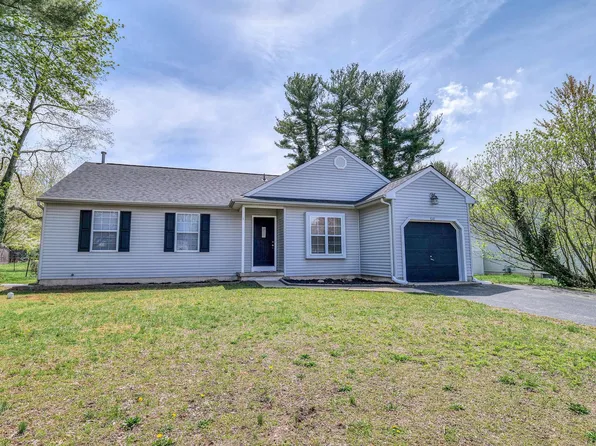 641 Cypress Dr, Vineland, NJ 08360