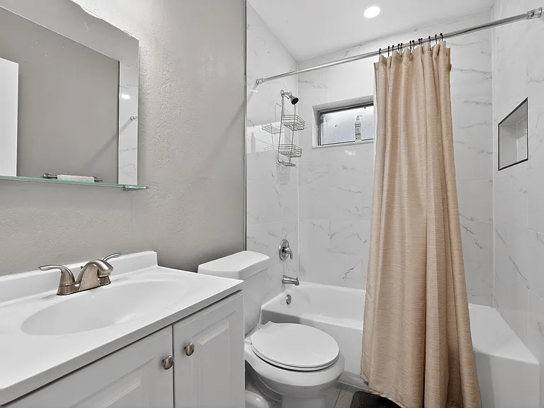 3313 W Leroy St — Photo 20