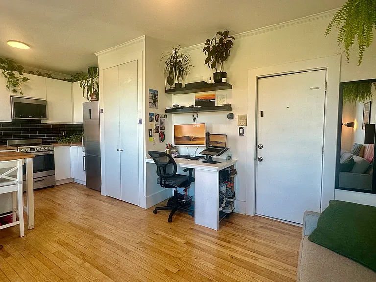 274 Ogden Ave — Photo 15