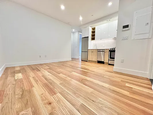 Rented by ERNY LLC | media 14