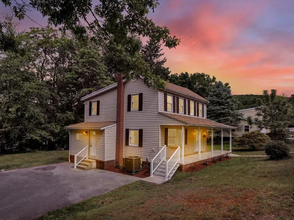 10 Deer Ln, Pottsville, PA 17901