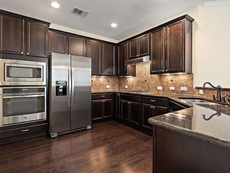 9412 Solana Vista Loop #B — Photo 6