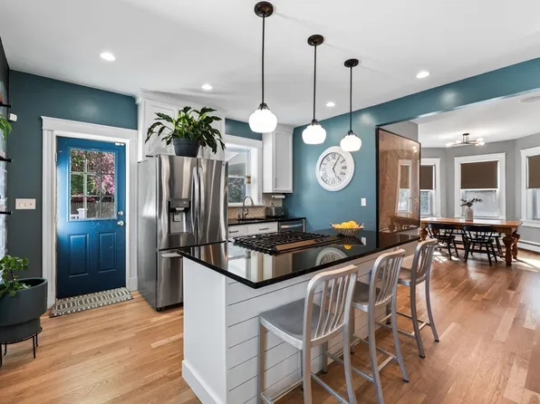 15 Lovett St, Salem, MA 01970