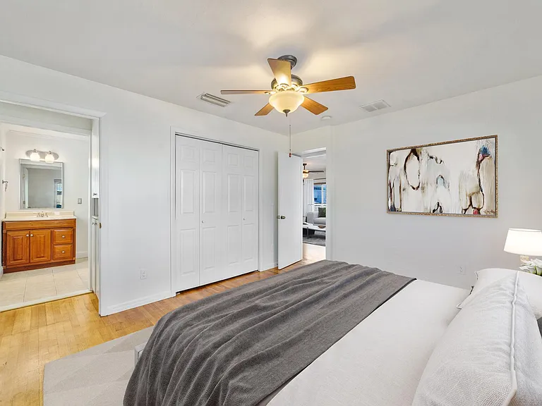 1652 Berkshire Ave — Photo 6