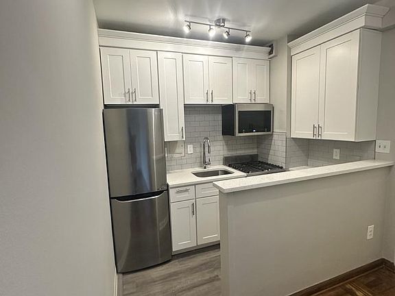 4th image of 1 Scott Cir #712
