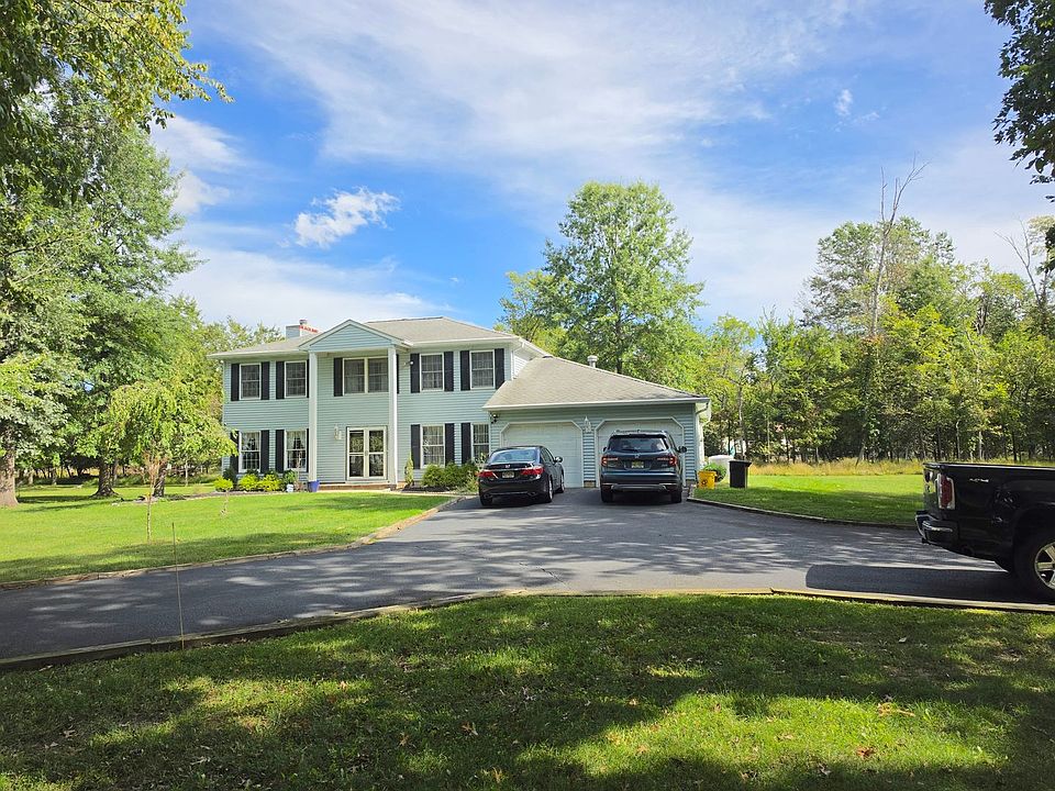 1st image of 28 Henderson Rd
