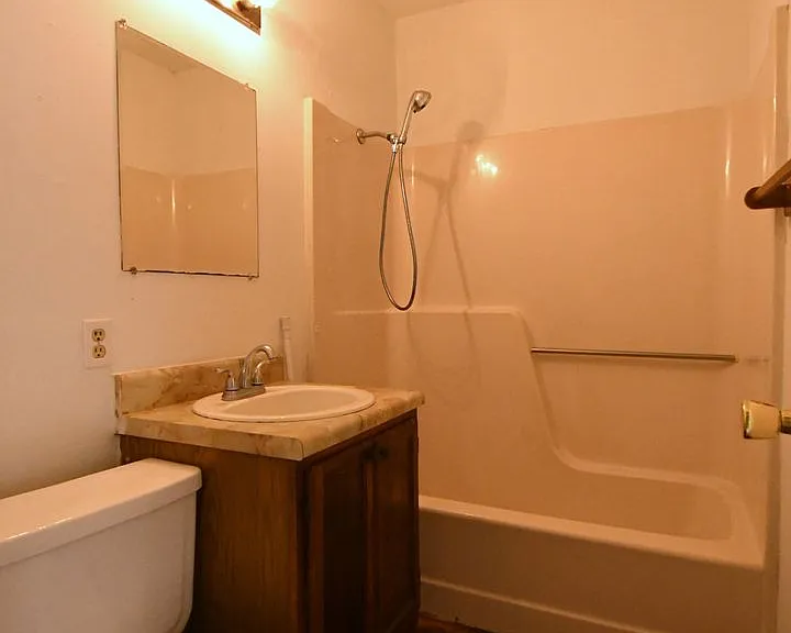 102 Parklane Dr — Photo 12