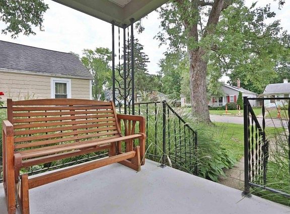 3rd image of 266 Rosslyn Ave