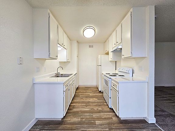 4th image of 171 N 1st St N #860