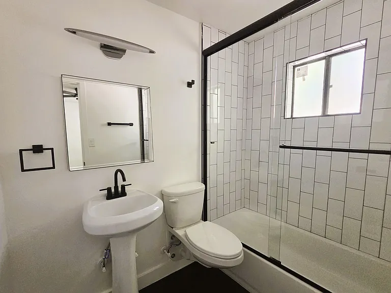 377 N 4th Ave #2 — Photo 9