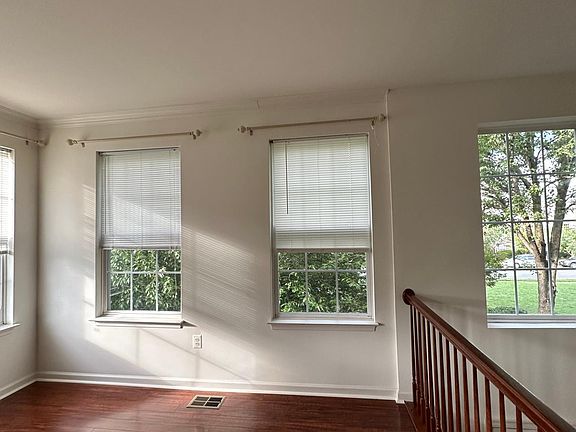 5th image of 1318 Wilcox Ave