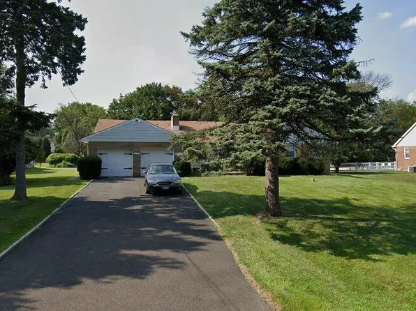 832 Central Ave, Southampton, PA 18966
