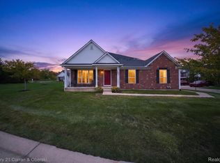 1301 Riversedge Dr, Saline, MI 48176