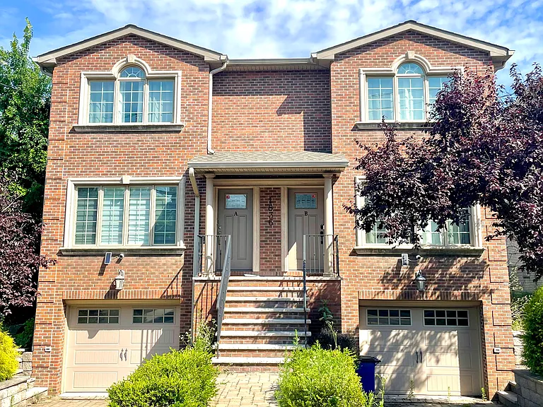 1636 John St #A — Photo 1