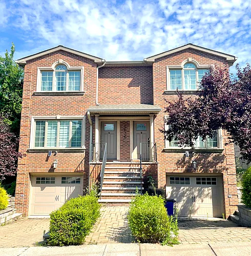 1636 John St #A Photo 1