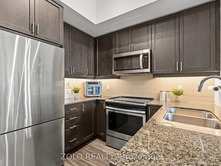 1050 Main St E #618 — Photo 8
