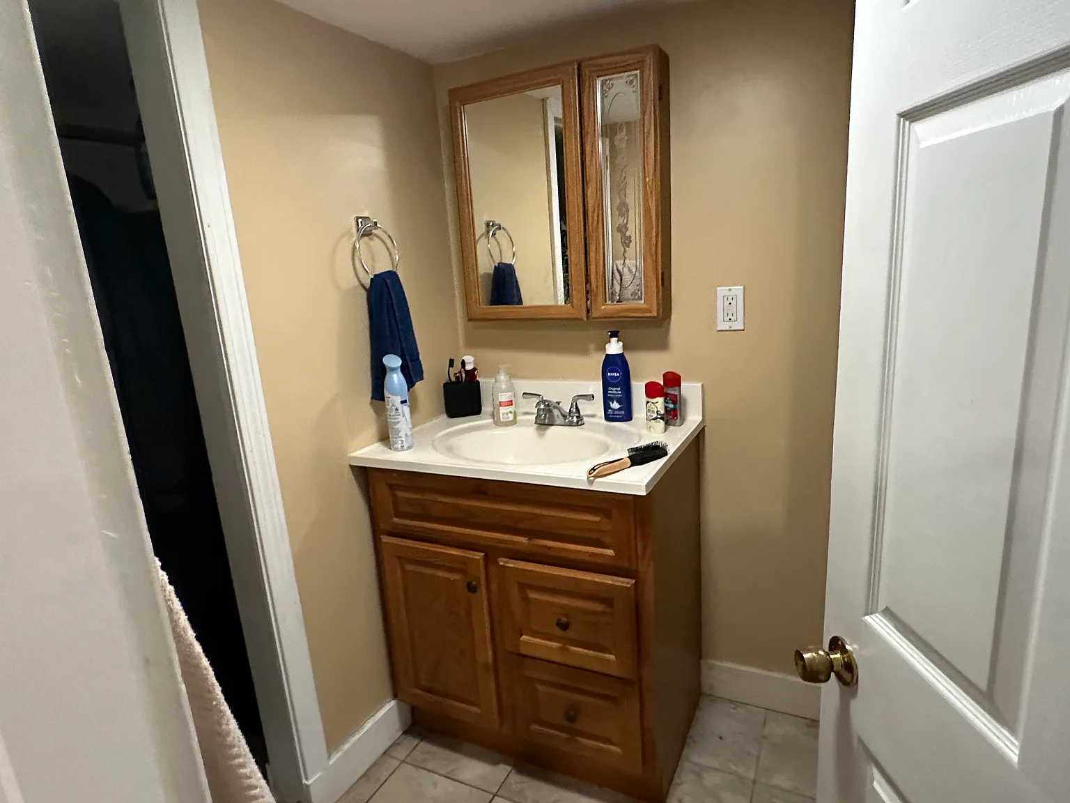 6 bed, 9999 sqft, $7,200 — Photo 4