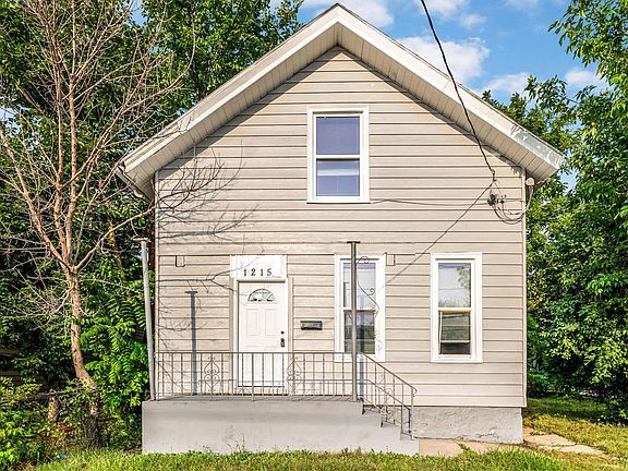 2nd image of 1215 Racine STREET
