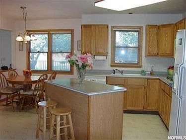 5th image of 2403 Sandalwood Dr