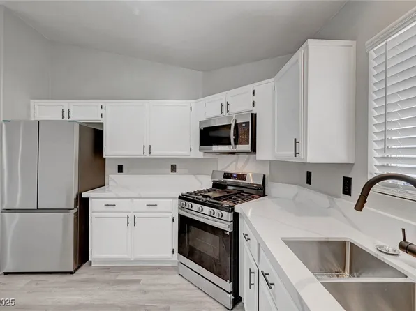 5790 Spectacular Bid St, Las Vegas, NV 89113