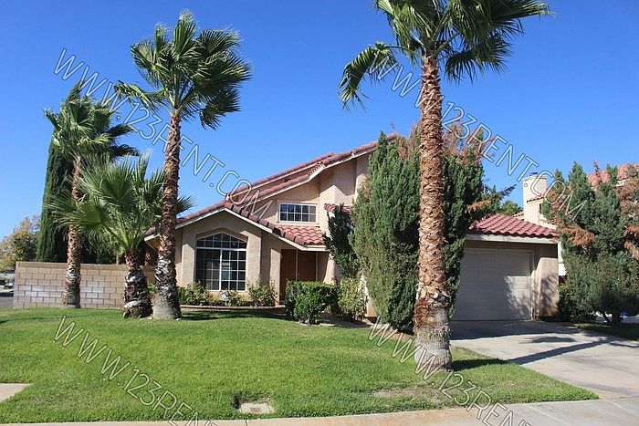 1st image of 601 Esther Dr