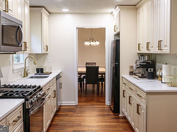 2nd image of 4970 Hull Rd SE