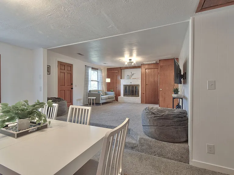 1328 NE 9th Ave — Photo 16