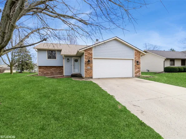 2612 White Oak Dr, Ames, IA 50014