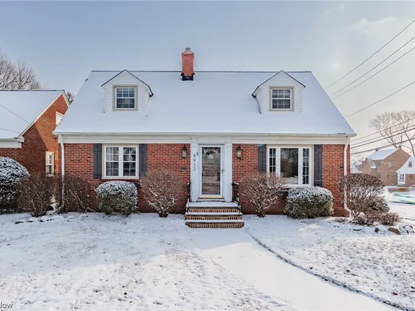 4933 W 220th St, Fairview Park, OH 44126