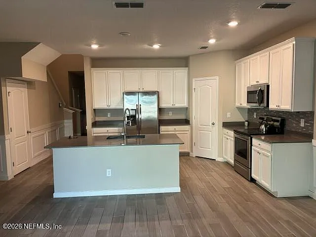 2 bed, 2.5 bath, 1553 sqft, $1,900 — Photo 2