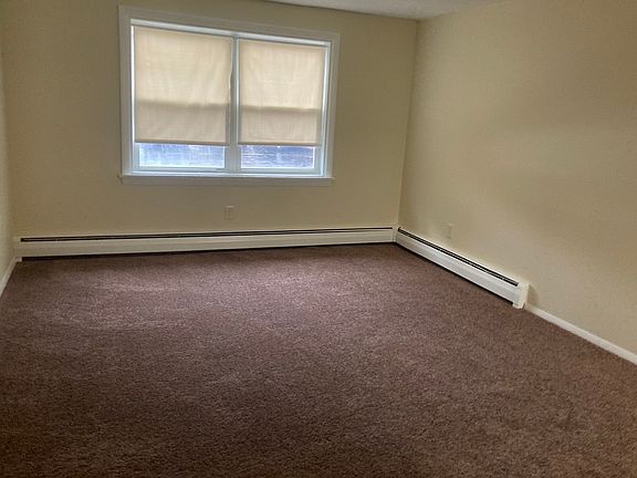 3rd image of 655 Mount Hope Ave #6