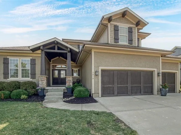 7019 Apache Dr, Shawnee, KS 66226