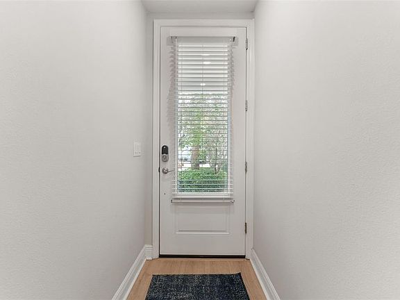 4th image of 412 S ALBANY AVENUE #2