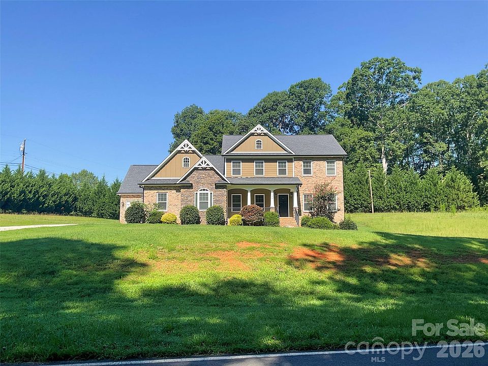 1st image of 135 Blossom Hill Rd