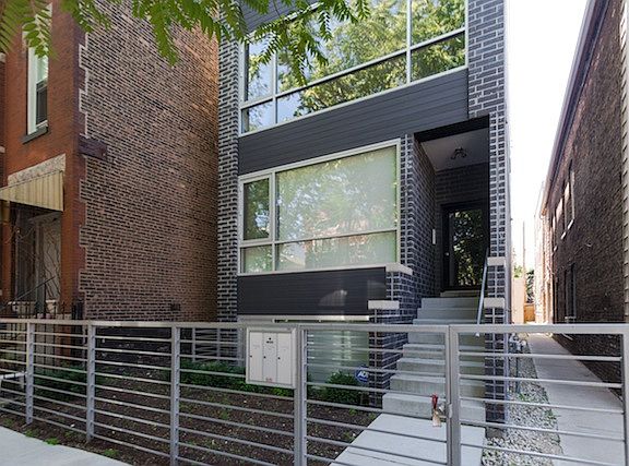 2nd image of 874 N Marshfield St #3