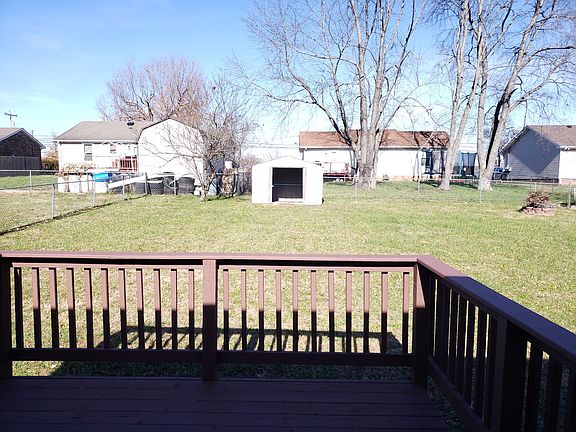 5th image of 935 Princeton Dr