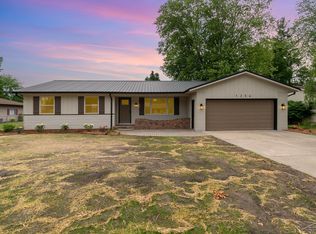 1254 N Frost Dr, Saginaw, MI
