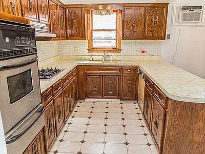 3rd image of 8609 W Catherine Ave #1