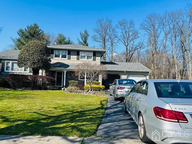 10 Eileen Ct photo 1