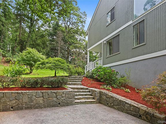 4th image of 10 Deborah Lane