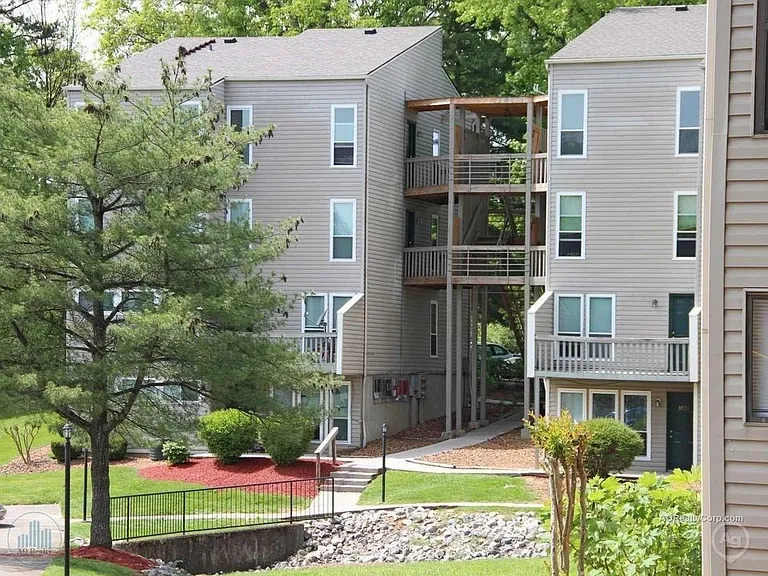 Meadowood Apartments — Photo 11