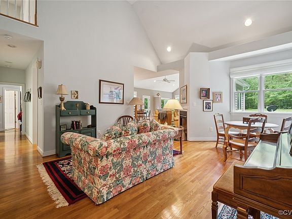 5th image of 16183 Point Beverly Ct